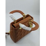 2025年6月5日入荷新作20CMx16.5CMx8CM  Lady Dior    お安い/人気/革/バッグ/SY工場