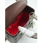 2025年6月5日入荷新作20CMx16.5CMx8CM  Lady Dior    お安い/人気/革/バッグ/SY工場