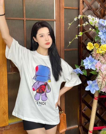 2025年6月6日入荷新作FENDI半袖 Tシャツ誕生日プレ...