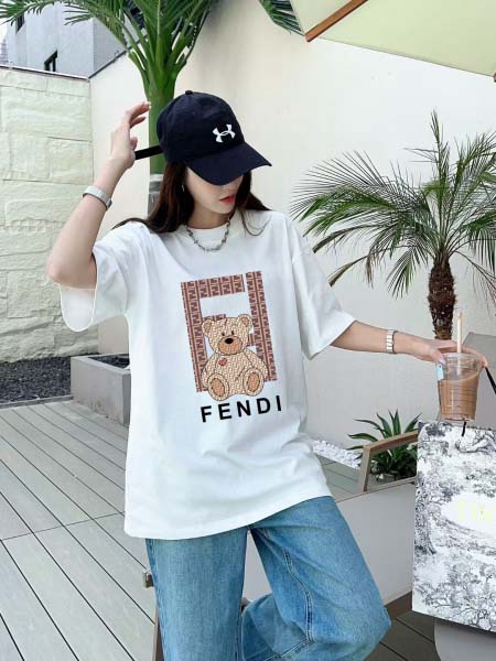 2025年6月6日入荷新作FENDI半袖 Tシャツ誕生日プレ...