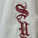 2025年6月12日入荷新作Tee SUPREME FW24 OLD ENGLISH L/S TEE S-XL 誕生日プレゼント/男女兼用/高品質/正規品と同じ人気/16工場