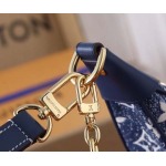 2025年6月26日入荷Louis Vuitton バッグLoop 2022 Cruise Monogram LV Circle M81166:23CMx13CMx6CM 高品質人気の新作/誕生日プレゼント/SQ工場