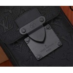 2025年6月26日入荷Louis Vuitton バッグS-Lock Vertical Monogram Taurillon Taurillon Monogram S-lock :M81524:12CMx19CMx7CM 高品質人気の新作