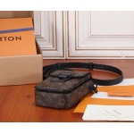 2025年6月26日入荷Louis Vuitton バッグ S-Lock Vertical Wearable Monogram Macassar S-lock :M81522:12CMx19CMx7CM 高品質人気の新作/誕生日プレゼント/