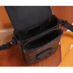 2025年6月26日入荷Louis Vuitton バッグ S-Lock Vertical Wearable Monogram Macassar S-lock :M81522:12CMx19CMx7CM 高品質人気の新作/誕生日プレゼント/