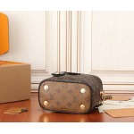 2025年6月26日入荷Louis Vuitton バッグVanity Chain Pouch Monogram LV Monogram :M47128:19CMx13CMx11CM 高品質人気の新作/誕生日プレゼント/SQ工場