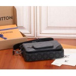 2025年6月26日入荷Louis Vuitton バッグTrio Monogram Eclipse Monogram Eclipse Reverse :M69443:25CMx18.5CMx7CM 高品質人気の新作/誕生日プレゼント/SQ