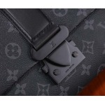 2025年6月26日入荷Louis Vuitton バッグS-Cape Monogram Eclipse S-lock Monogram Eclipse D :M46794:28CMx16CMx10CM 高品質人気の新作/誕生日プレゼント/