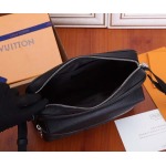 2025年6月26日入荷Louis Vuitton バッグTaga Monogram 2019 Outdoor Taga Monogram Eclipse :M30233:29.5CMx20CMx10.5CM 高品質人気の新作/誕生日プレゼ