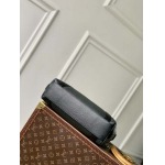 2025年6月26日入荷Louis Vuitton バッグ LV Biker 2025 Nicolas Ghesqire LV Circle 6.7 Sarah :M14514:30CMx12CMx12CM 高品質人気の新作/誕生日プレゼン