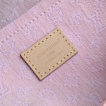 2025年6月26日入荷Louis Vuitton バッグ Sunset 2005 Monogram Denim Zippy :M13347:27CMx18CMx3CM 高品質人気の新作/誕生日プレゼント/SQ工場