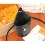 2025年6月26日入荷Louis Vuitton バッグEnvelope Pouch Monogram Eclipse Monogram Eclipse :M11613:12.5CMx18CMx8.5CM 高品質人気の新作/誕生日プレゼン