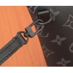 2025年6月26日入荷Louis Vuitton バッグEnvelope Pouch Monogram Eclipse Monogram Eclipse :M11613:12.5CMx18CMx8.5CM 高品質人気の新作/誕生日プレゼン