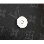 2025年6月26日入荷Louis Vuitton バッグEnvelope Pouch Monogram Eclipse Monogram Eclipse :M11613:12.5CMx18CMx8.5CM 高品質人気の新作/誕生日プレゼン