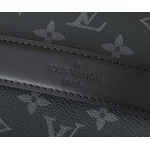 2025年6月26日入荷Louis Vuitton バッグToiletry Bag 2 Compartments Monogram Eclipse :M11508:24CMx13CMx13CM 高品質人気の新作/誕生日プレゼント/SQ工場