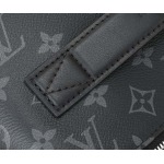 2025年6月26日入荷Louis Vuitton バッグToiletry Bag 2 Compartments Monogram Eclipse :M11508:24CMx13CMx13CM 高品質人気の新作/誕生日プレゼント/SQ工場