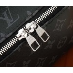 2025年6月26日入荷Louis Vuitton バッグToiletry Bag 2 Compartments Monogram Eclipse :M11508:24CMx13CMx13CM 高品質人気の新作/誕生日プレゼント/SQ工場