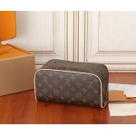 2025年6月26日入荷Louis Vuitton バッグ Toiletry Bag 2 Compartments Monogram Monogram :M11750:24CMx13CMx13CM 高品質人気の新作/誕生日プレゼント/SQ工