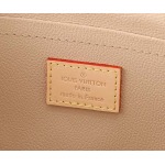 2025年6月26日入荷Louis Vuitton バッグ Toiletry Bag 2 Compartments Monogram Monogram :M11750:24CMx13CMx13CM 高品質人気の新作/誕生日プレゼント/SQ工