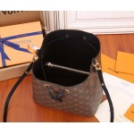 2025年6月26日入荷Louis Vuitton バッグ Gaston-Louis Vuitton 1932 NoNo Monogram :M44020:26CMx26CMx17.5CM 高品質人気の新作/誕生日プレゼント/SQ工場