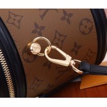 2025年6月26日入荷Louis Vuitton バッグ LV Cannes Nicolas GhesquireMonogram :M43986:15CMx17CMx15CM 高品質人気の新作/誕生日プレゼント/SQ工場