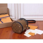 2025年6月26日入荷Louis Vuitton バッグ LV Cannes Nicolas GhesquireMonogram :M43986:15CMx17CMx15CM 高品質人気の新作/誕生日プレゼント/SQ工場