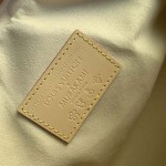 2025年6月26日Louis Vuitton バッグ Handbag East West  CMx  Monogram  LV CMx TM Monogram  Zippy :M13084:27CMx14CMx10CM 高品質人気の新作/