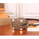 2025年6月26日Louis Vuitton バッグ Zjs jh Online Only  M82885  Monogram ReverseLV:M82885:11.5CMx11.5CMx11.5CM 高品質人気の新作/誕生日プレゼント