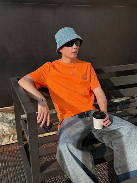 2025年7月1日入荷新作Prada半袖Tシャツ 高级品超厳選★入手困難/誕生日プレゼント/MF工場