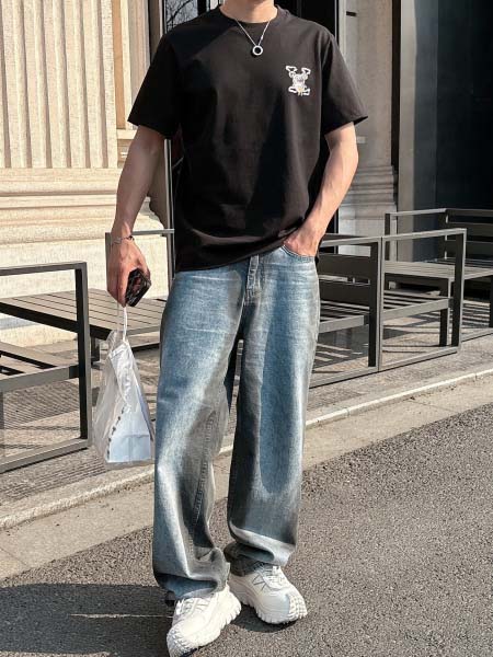 2025年7月1日入荷新作Louis Vuitton半袖Tシャツ 高级品超厳選★入手困難/誕生日プレゼント/MF工場