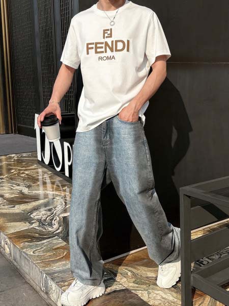 2025年7月1日入荷新作Fendi半袖Tシャツ 高级品超厳選★入手困難/誕生日プレゼント/MF工場