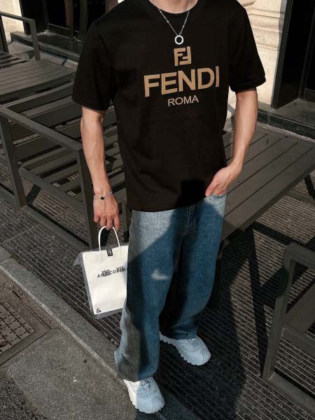 2025年7月1日入荷新作Fendi半袖Tシャツ 高级品超厳選★入手困難/誕生日プレゼント/MF工場