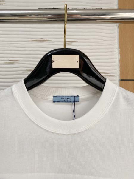 2025年7月1日入荷新作Prada半袖Tシャツ 高级品超厳選★入手困難/誕生日プレゼント/MF工場