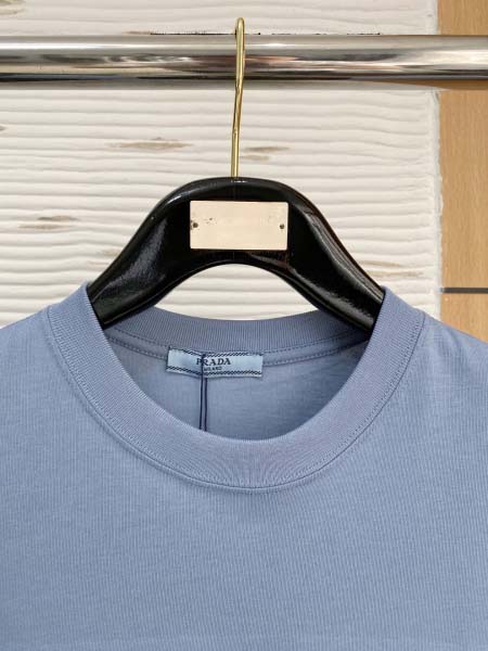 2025年7月1日入荷新作Prada半袖Tシャツ 高级品超厳選★入手困難/誕生日プレゼント/MF工場