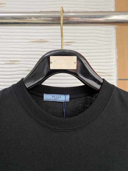 2025年7月1日入荷新作Prada半袖Tシャツ 高级品超厳選★入手困難/誕生日プレゼント/MF工場
