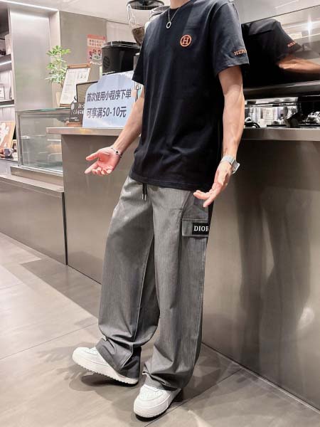 2025年7月2日入荷新作HERMES半袖Tシャツ 高级品超厳選★入手困難/誕生日プレゼント/MF工場