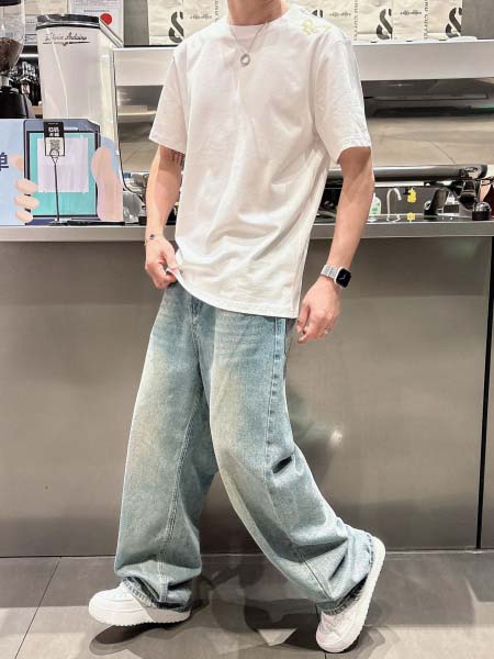 2025年7月2日入荷新作Fendi半袖Tシャツ 高级品超厳選★入手困難/誕生日プレゼント/MF工場