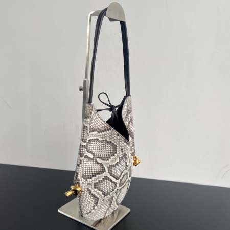 2025年7月7日入荷新作Bottega Veneta   Solstice  786405  30x26x2   極品/正規品同様/人気/革/バッグ/AJ工場