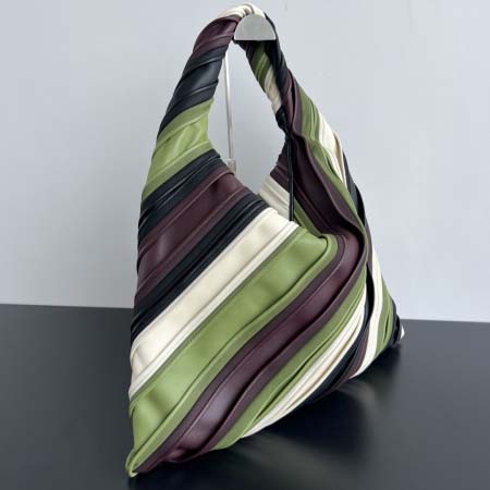 2025年7月7日入荷新作Bottega Veneta   Bag  786193    54x24x13  極品/正規品同様/人気/革/バッグ/AJ工場