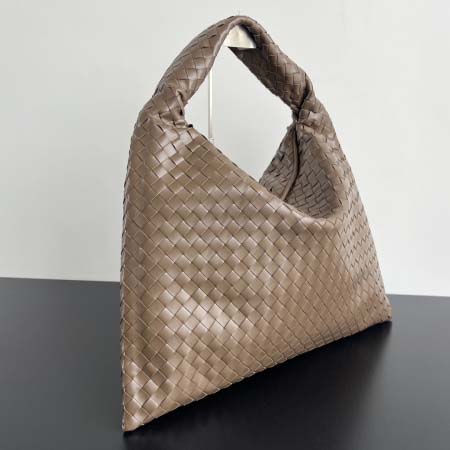 2025年7月7日入荷新作Bottega Veneta   763970   54x24x13  極品/正規品同様/人気/革/バッグ/AJ工場