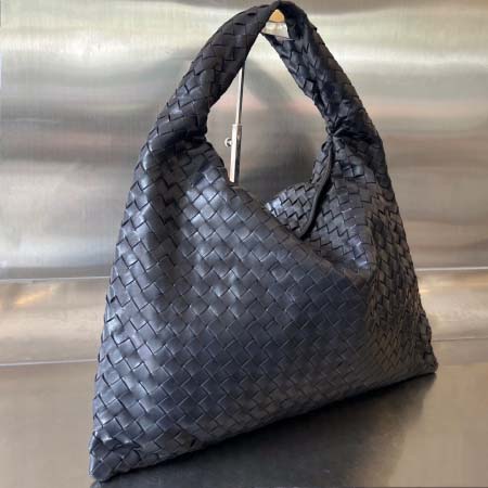 2025年7月7日入荷新作Bottega Veneta   763970   54x24x13  極品/正規品同様/人気/革/バッグ/AJ工場