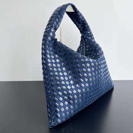 2025年7月7日入荷新作Bottega Veneta    795949   girl   54*24*13  極品/正規品同様/人気/革/バッグ/AJ工場