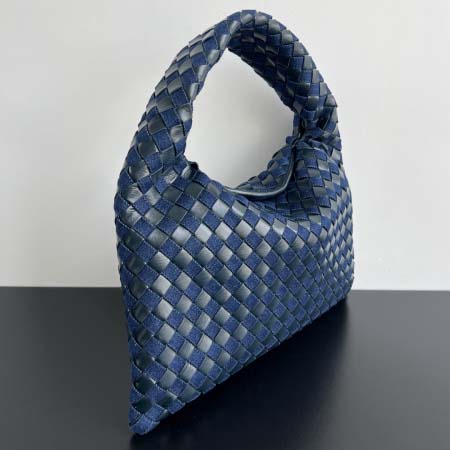 2025年7月7日入荷新作Bottega Veneta    789028   girl   41*20.5*7.5    極品/正規品同様/人気/革/バッグ/AJ工場