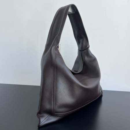 2025年7月7日入荷新作Bottega Veneta  803976    54x24x13   極品/正規品同様/人気/革/バッグ/AJ工場