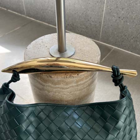 2025年7月7日入荷新作Bottega Veneta  SARDINE  716082    33x20x4   極品/正規品同様/人気/革/バッグ/AJ工場