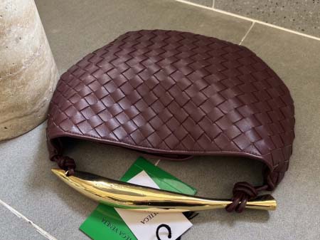 2025年7月7日入荷新作Bottega Veneta  SARDINE  716082    33x20x4   極品/正規品同様/人気/革/バッグ/AJ工場