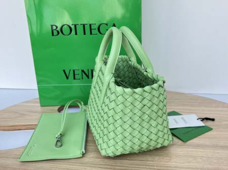 2025年7月7日入荷新作 Bottega Veneta Mini Cabat  709464   20x15x12   極品/正規品同様/人気/革/バッグ/AJ工場