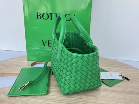 2025年7月7日入荷新作 Bottega Veneta Mini Cabat  709464   20x15x12   極品/正規品同様/人気/革/バッグ/AJ工場