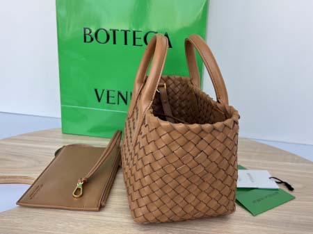 2025年7月7日入荷新作 Bottega Veneta Mini Cabat  709464   20x15x12   極品/正規品同様/人気/革/バッグ/AJ工場