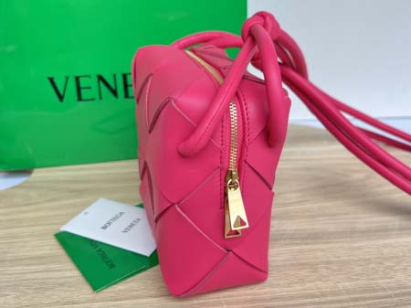 2025年7月7日入荷新作 Bottega Veneta  701915 Cassette  14x14x7  極品/正規品同様/人気/革/バッグ/AJ工場